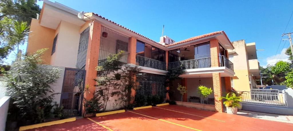 Fachada del hotel